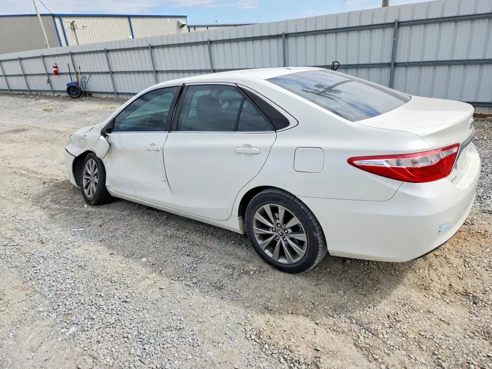 2015 TOYOTA CAMRY XLE  