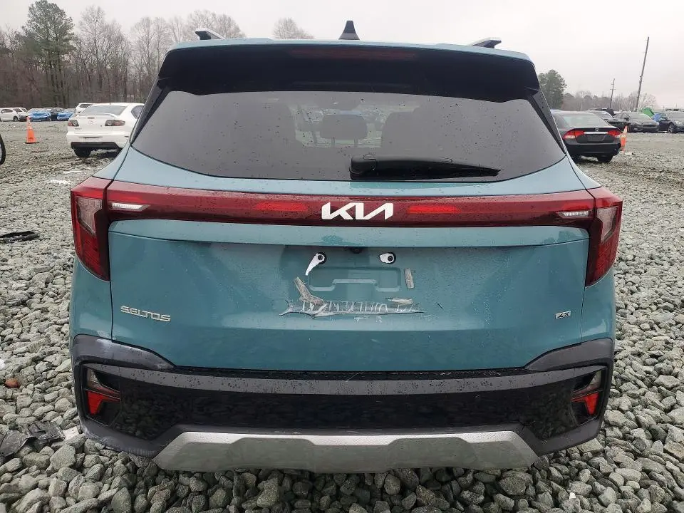 2025 KIA SELTOS EX  