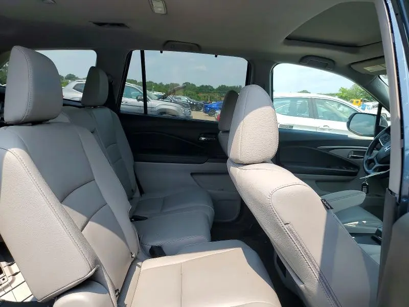 2021 HONDA PILOT SE  