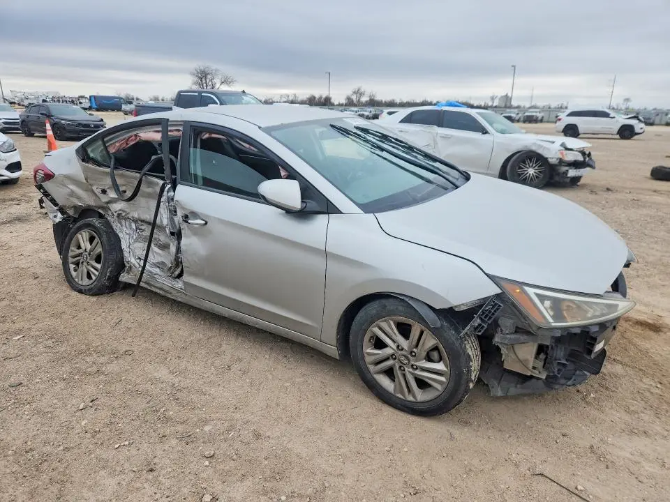 2019 HYUNDAI ELANTRA SEL  