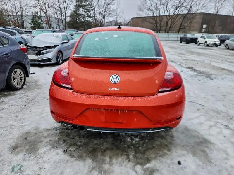 2019 VOLKSWAGEN BEETLE SE  