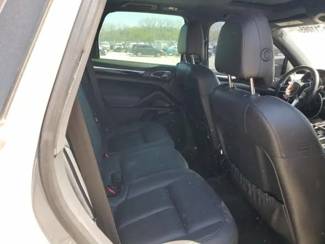 2015 PORSCHE CAYENNE S  