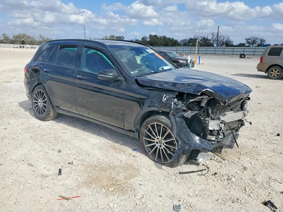 2020 MERCEDES-BENZ GLC 300 4MATIC  