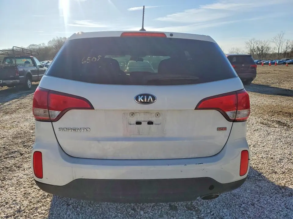 2015 KIA SORENTO LX  