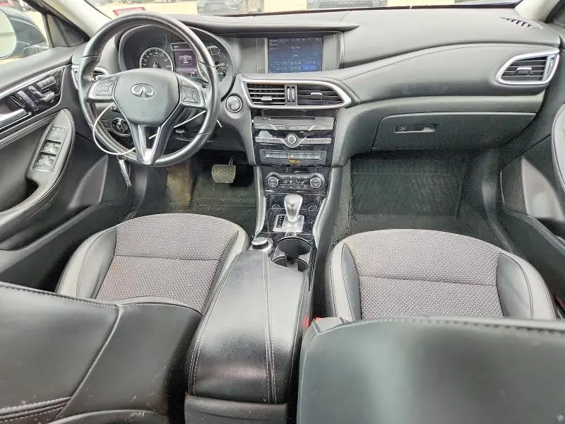 2019 INFINITI QX30 LUXE  