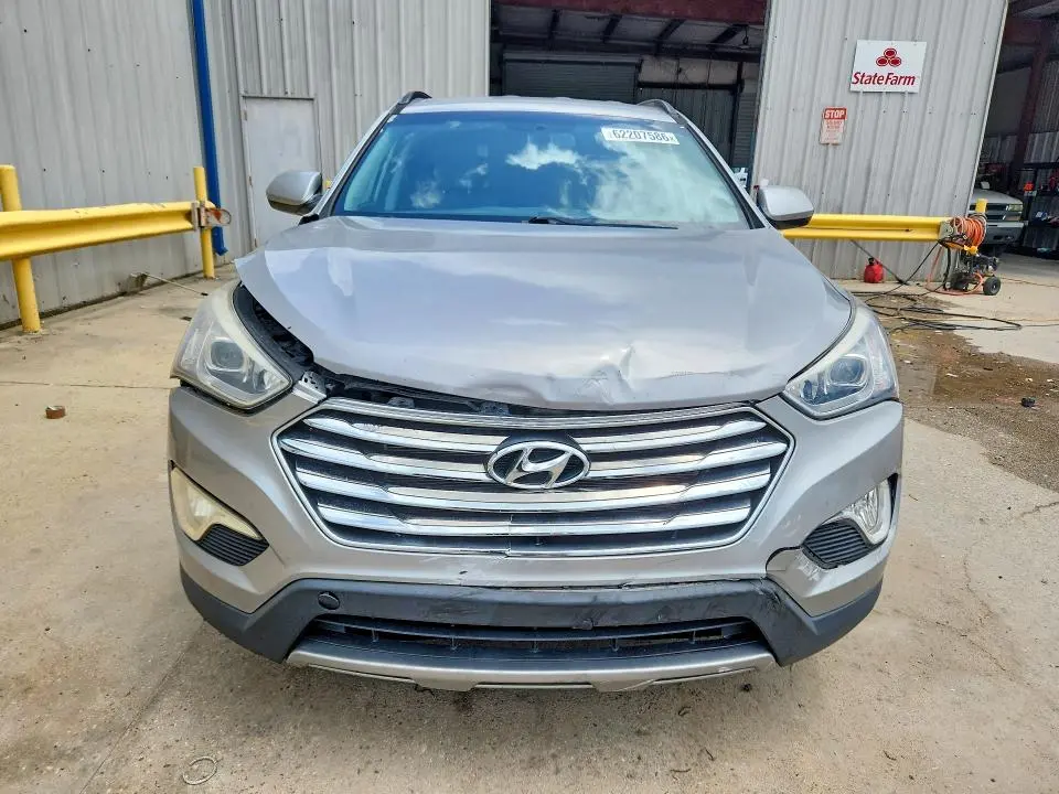 2016 HYUNDAI SANTA FE SE  