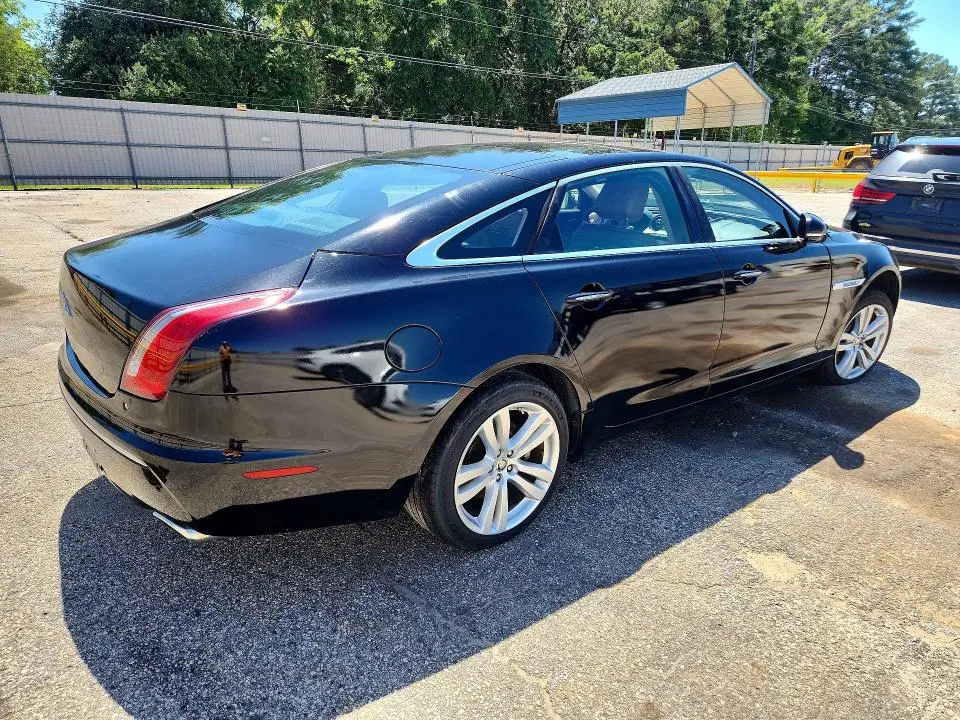 2011 JAGUAR XJL   