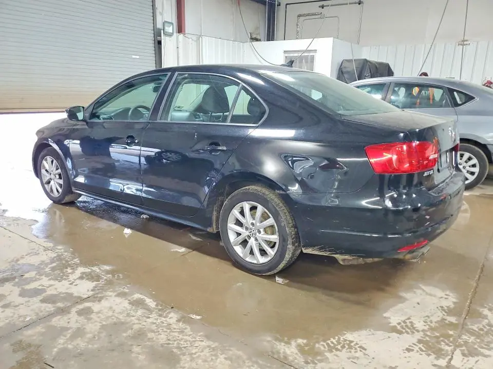 2011 VOLKSWAGEN JETTA SE  