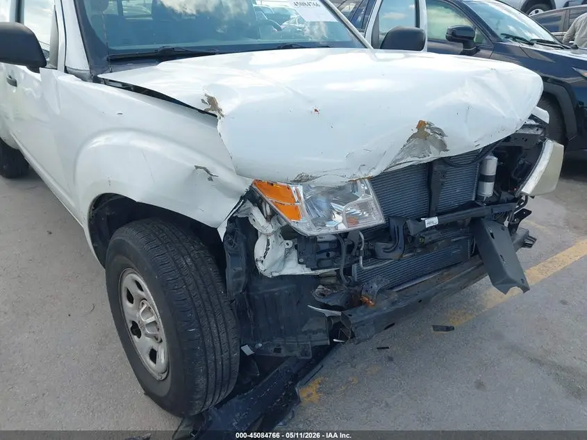 2013 NISSAN FRONTIER S