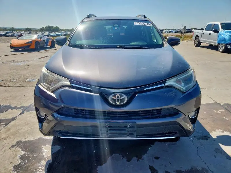 2017 TOYOTA RAV4 XLE  
