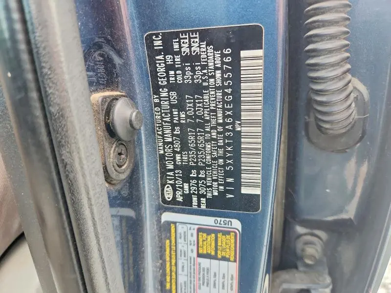 2014 KIA SORENTO LX  