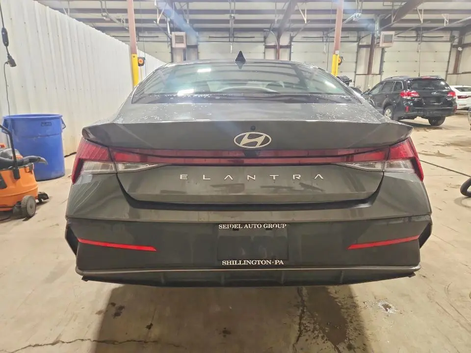2024 HYUNDAI ELANTRA SEL  