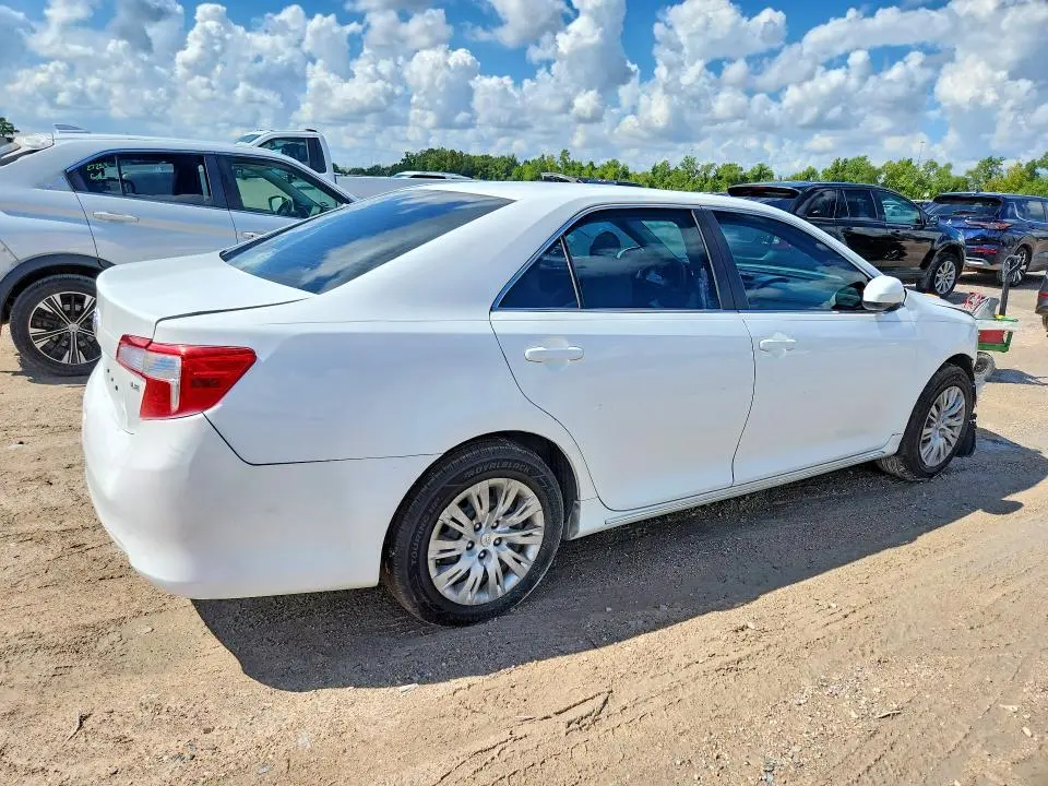 2014 TOYOTA CAMRY LE  