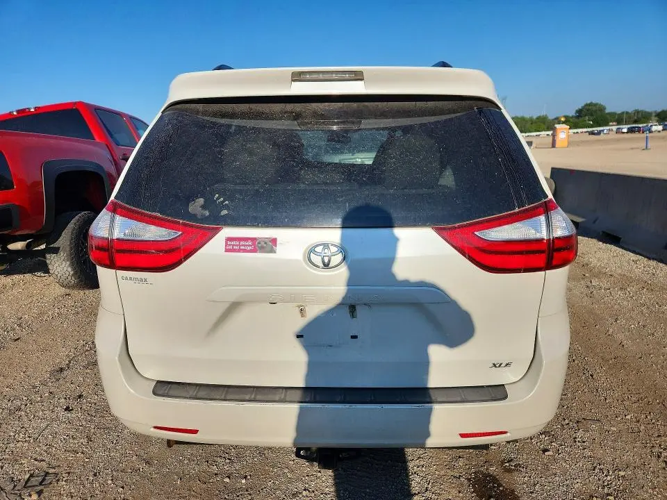 2017 TOYOTA SIENNA XLE 8-PASSENGER  