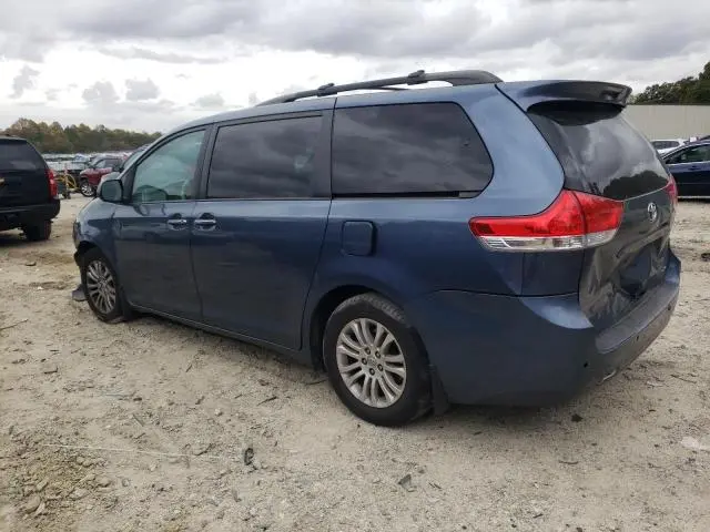 2014 TOYOTA SIENNA XLE  