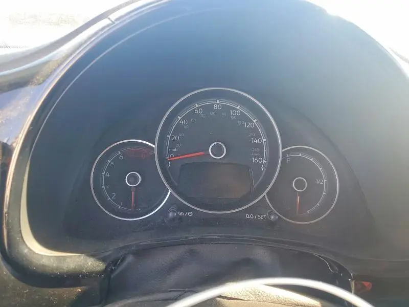 2018 VOLKSWAGEN BEETLE S  