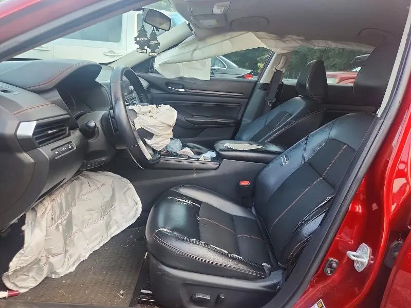 2019 NISSAN ALTIMA SR  