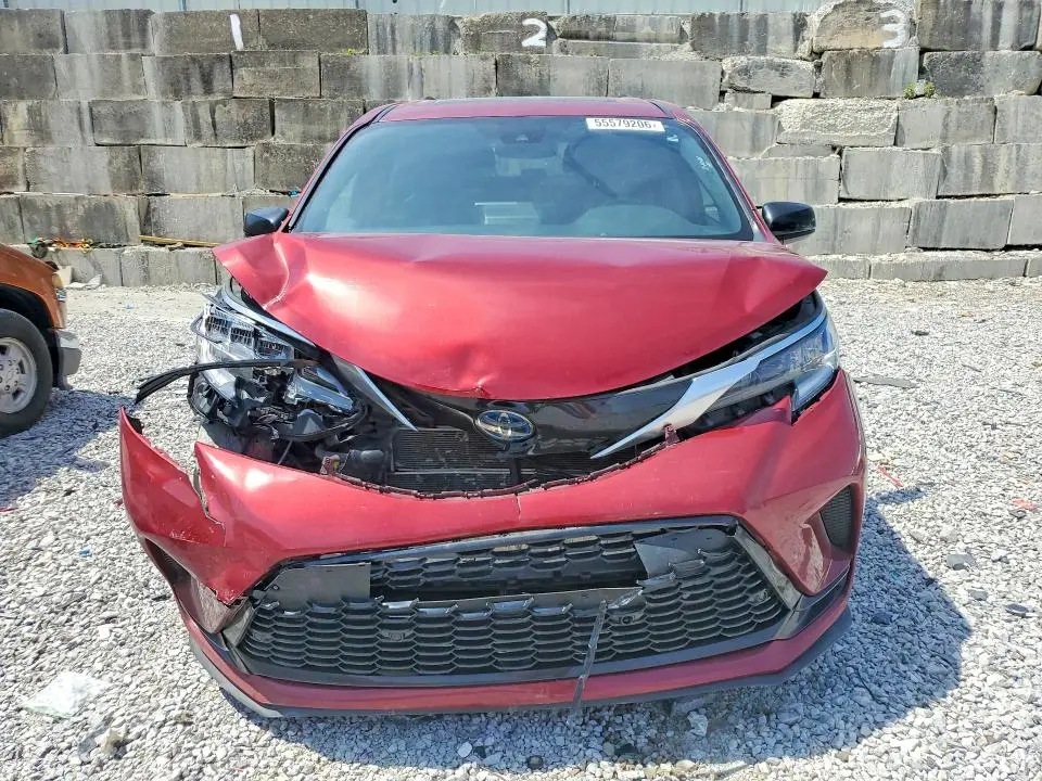 2022 TOYOTA SIENNA XSE  