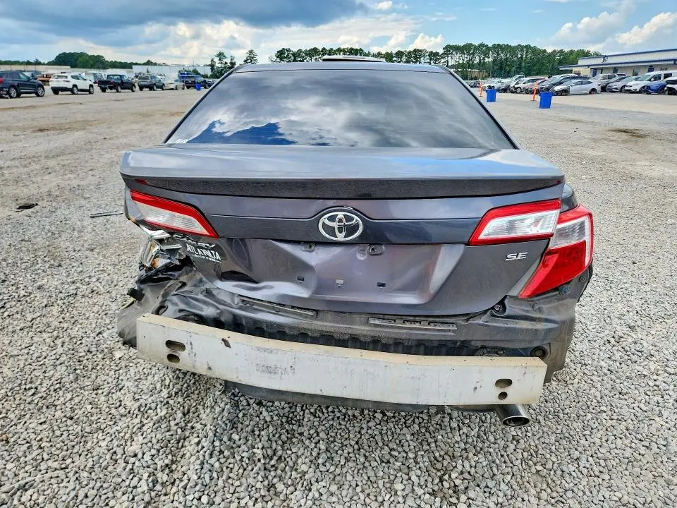 2014 TOYOTA CAMRY SE  