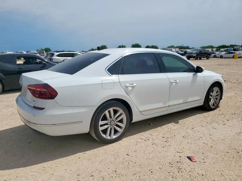 2017 VOLKSWAGEN PASSAT SE