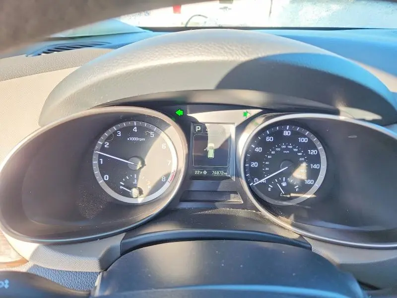 2017 HYUNDAI SANTA FE SE  