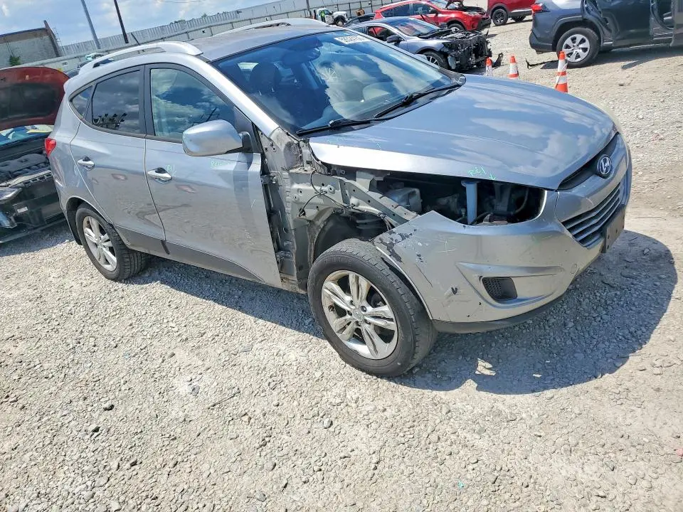2011 HYUNDAI TUCSON GLS  