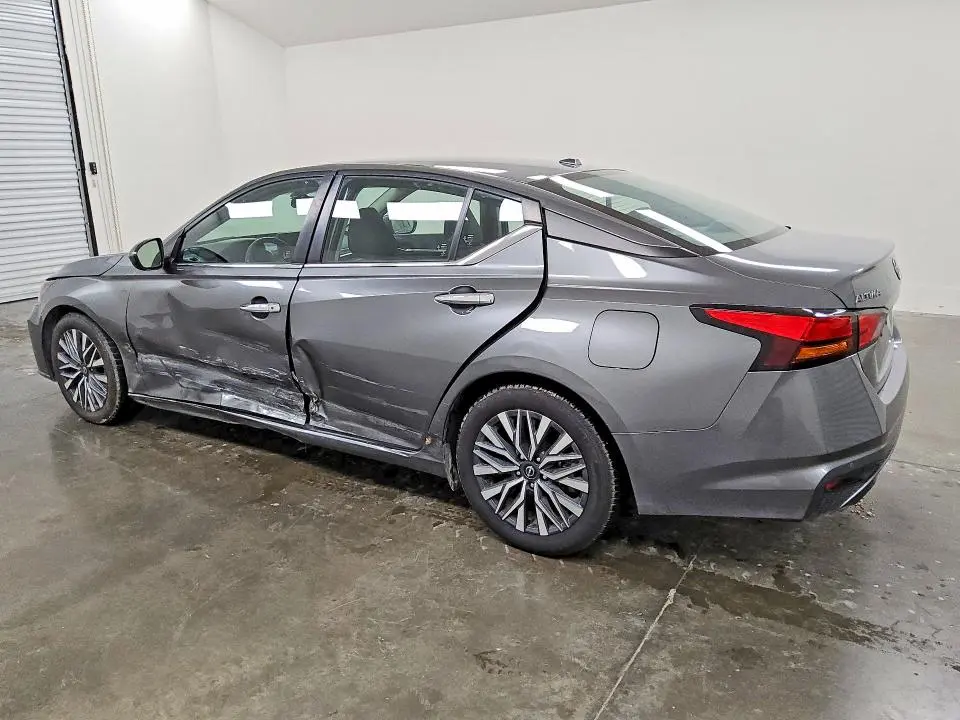 2023 NISSAN ALTIMA SV  