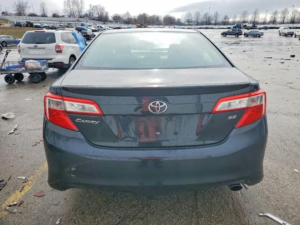2014 TOYOTA CAMRY SE  
