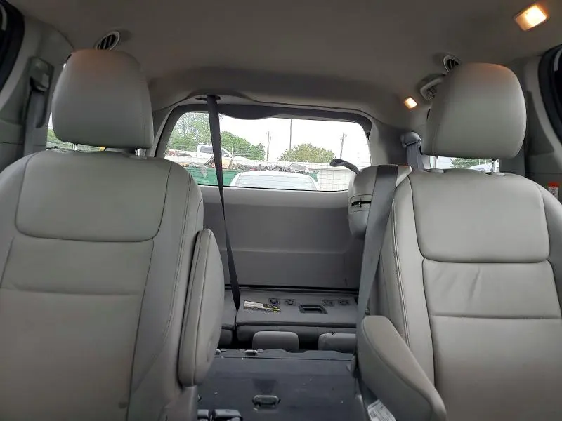 2020 TOYOTA SIENNA XLE 8-PASSENGER  