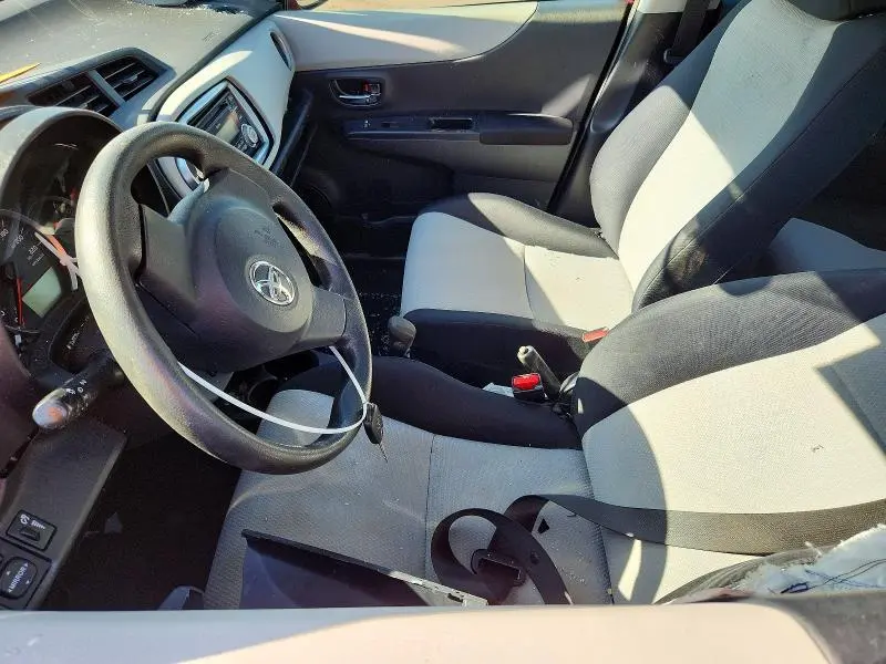 2013 TOYOTA YARIS 5-DOOR L  