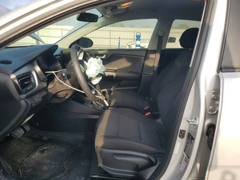 2022 KIA RIO LX  