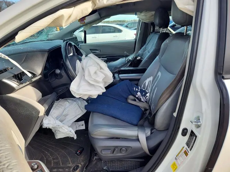 2021 TOYOTA SIENNA   
