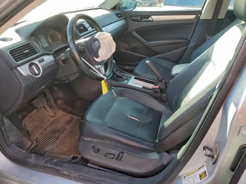 2012 VOLKSWAGEN PASSAT SE  