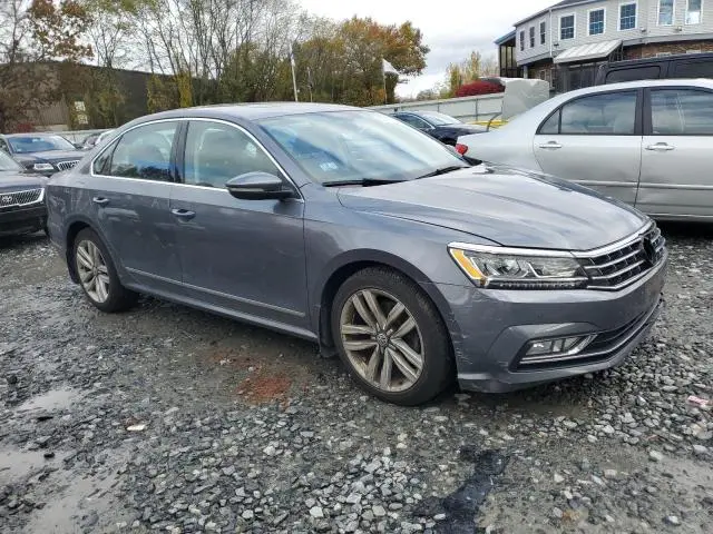 2017 VOLKSWAGEN PASSAT SE  