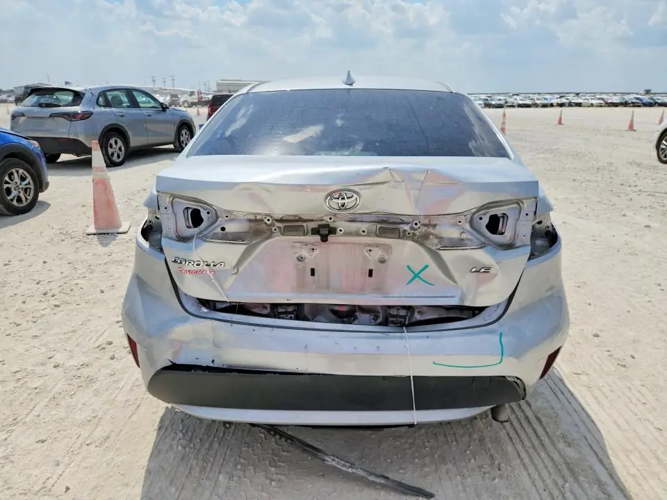 2021 TOYOTA COROLLA LE  