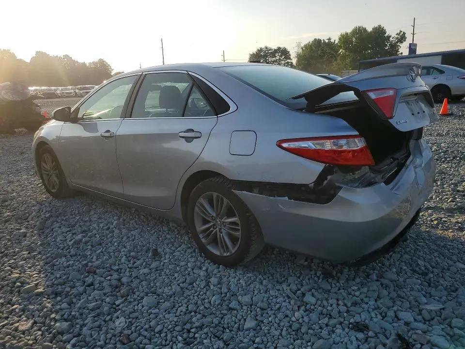 2016 TOYOTA CAMRY SE  