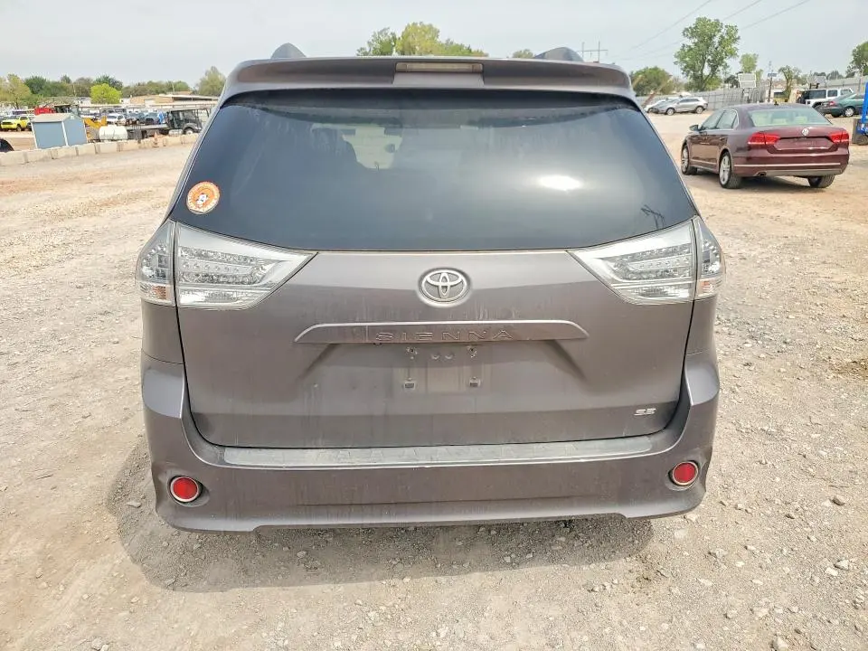 2011 TOYOTA SIENNA SPORT  