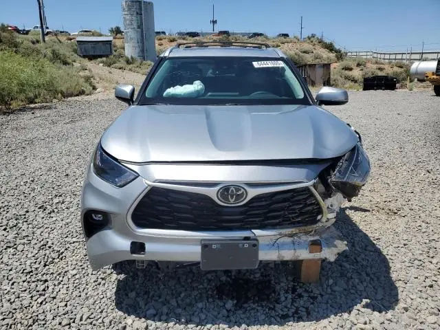 2024 TOYOTA HIGHLANDER LE  