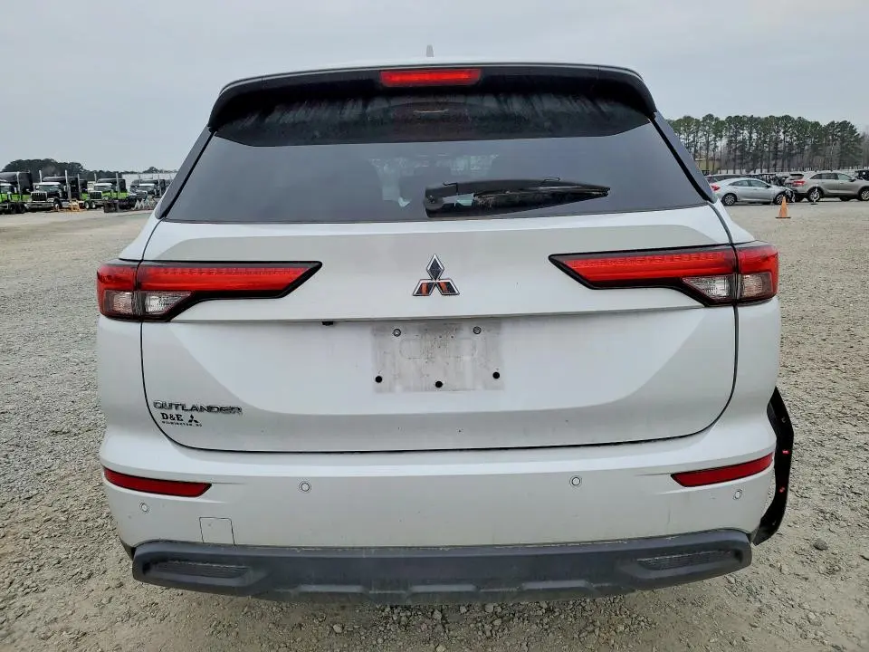 2022 MITSUBISHI OUTLANDER ES  