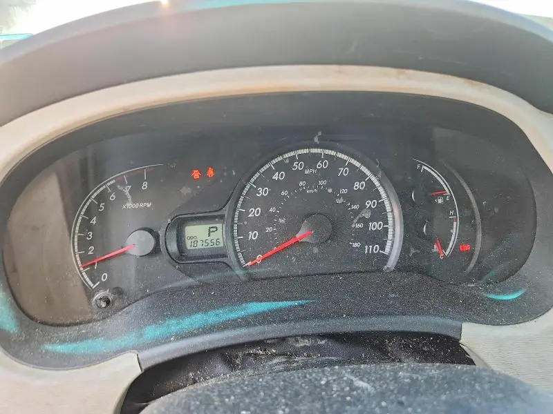 2011 TOYOTA SIENNA LE  