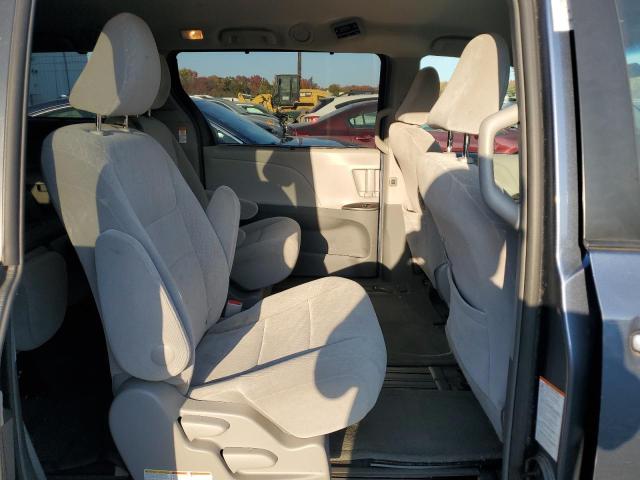 2017 TOYOTA SIENNA LE