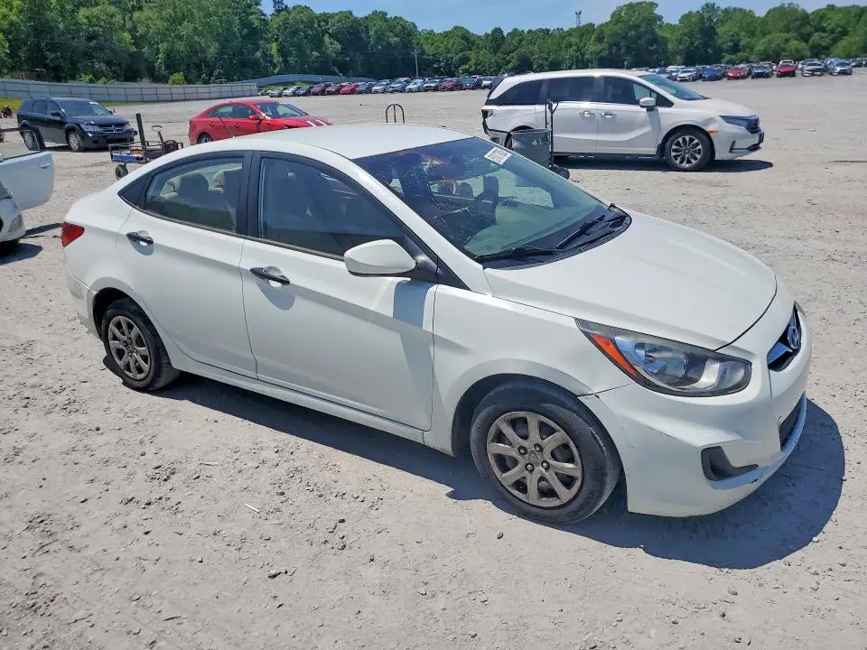 2012 HYUNDAI ACCENT GLS  