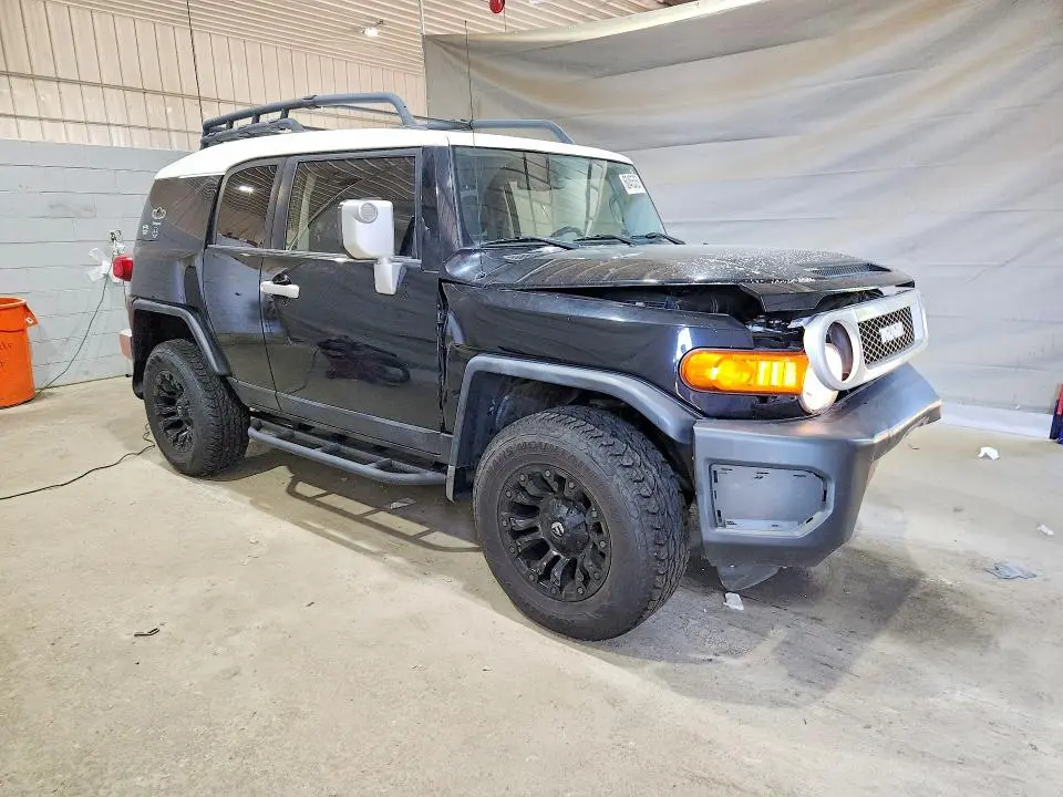 2010 TOYOTA FJ CRUISER BASE  