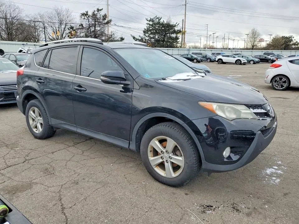 2013 TOYOTA RAV4 XLE  