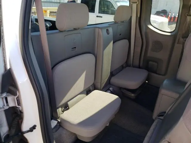 2014 NISSAN FRONTIER S  