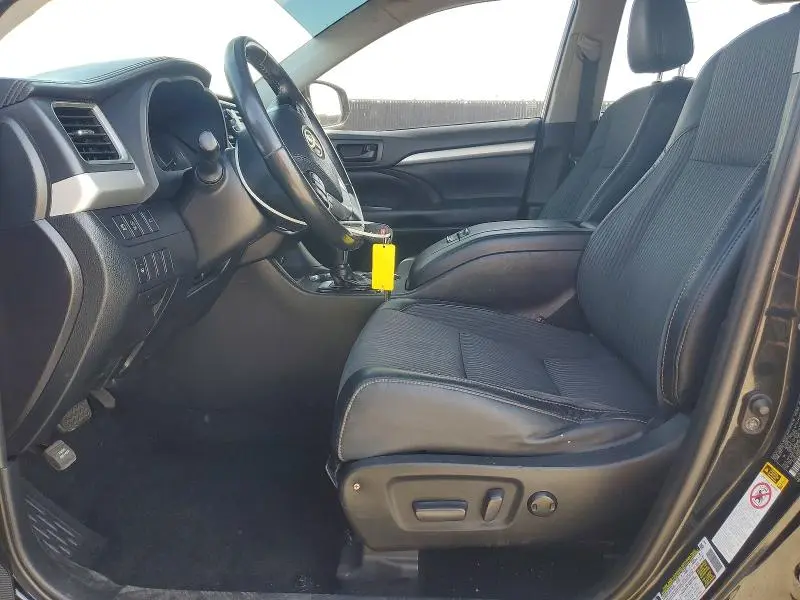 2019 TOYOTA HIGHLANDER LE PLUS  