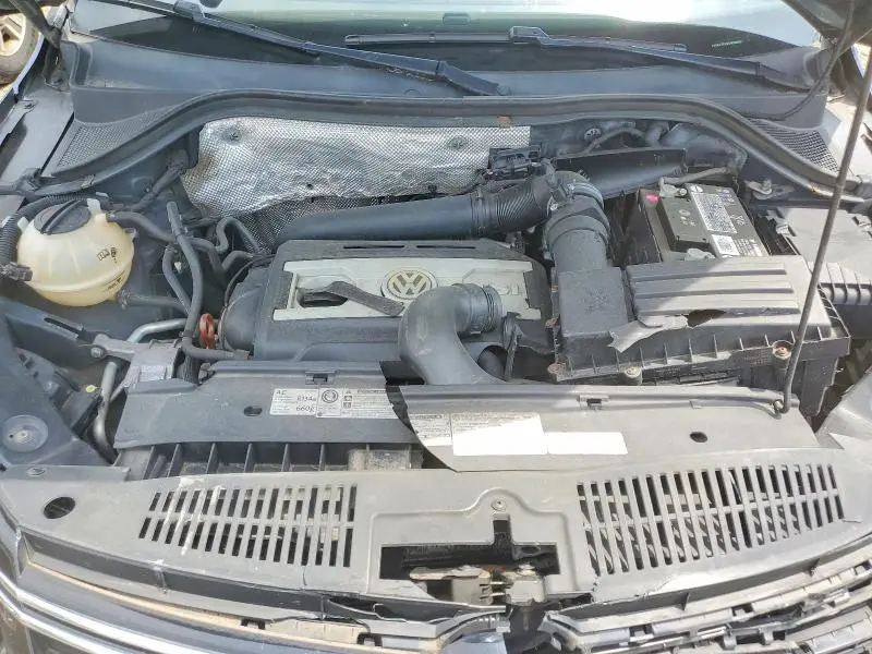 2012 VOLKSWAGEN TIGUAN S  