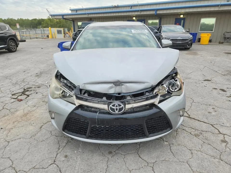 2017 TOYOTA CAMRY SE  