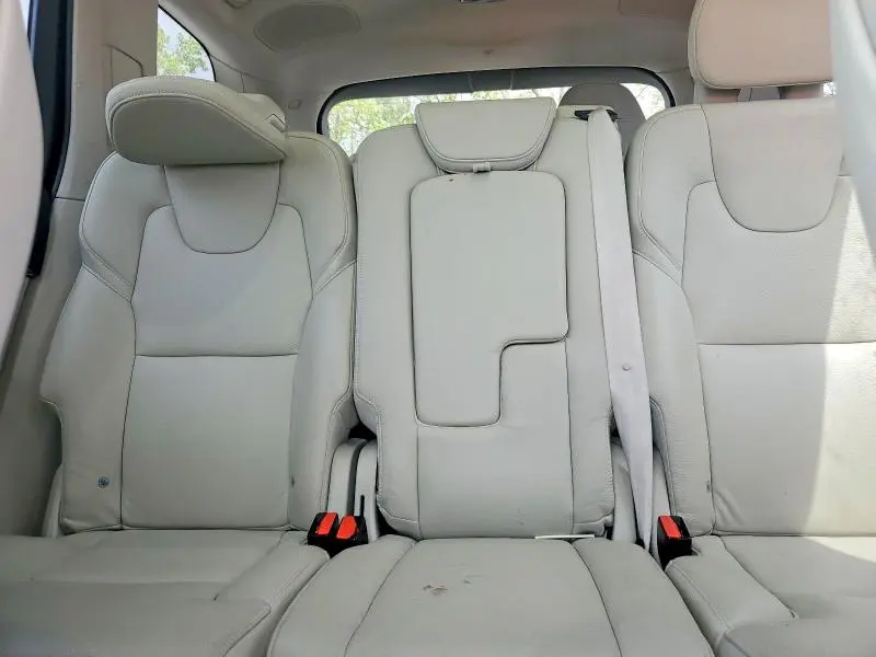 2017 VOLVO XC90 T6  