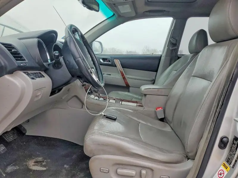 2013 TOYOTA HIGHLANDER LIMITED  